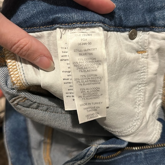 Good American Good Legs Fray Hem Skinny Jeans - Picture 3 of 4